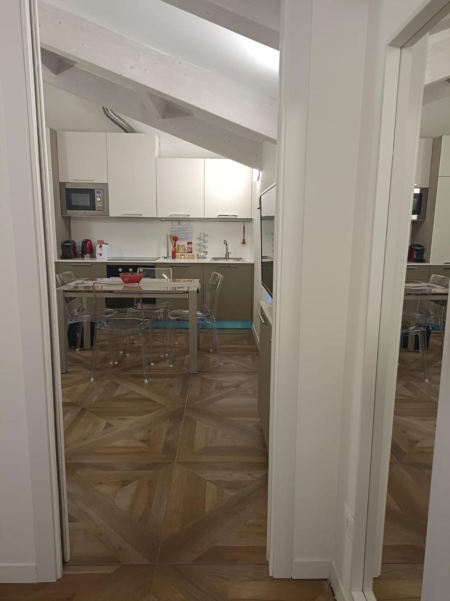 Luminoso Bilocale Zona Tibaldi Bocconi Apartamento Milão Exterior foto