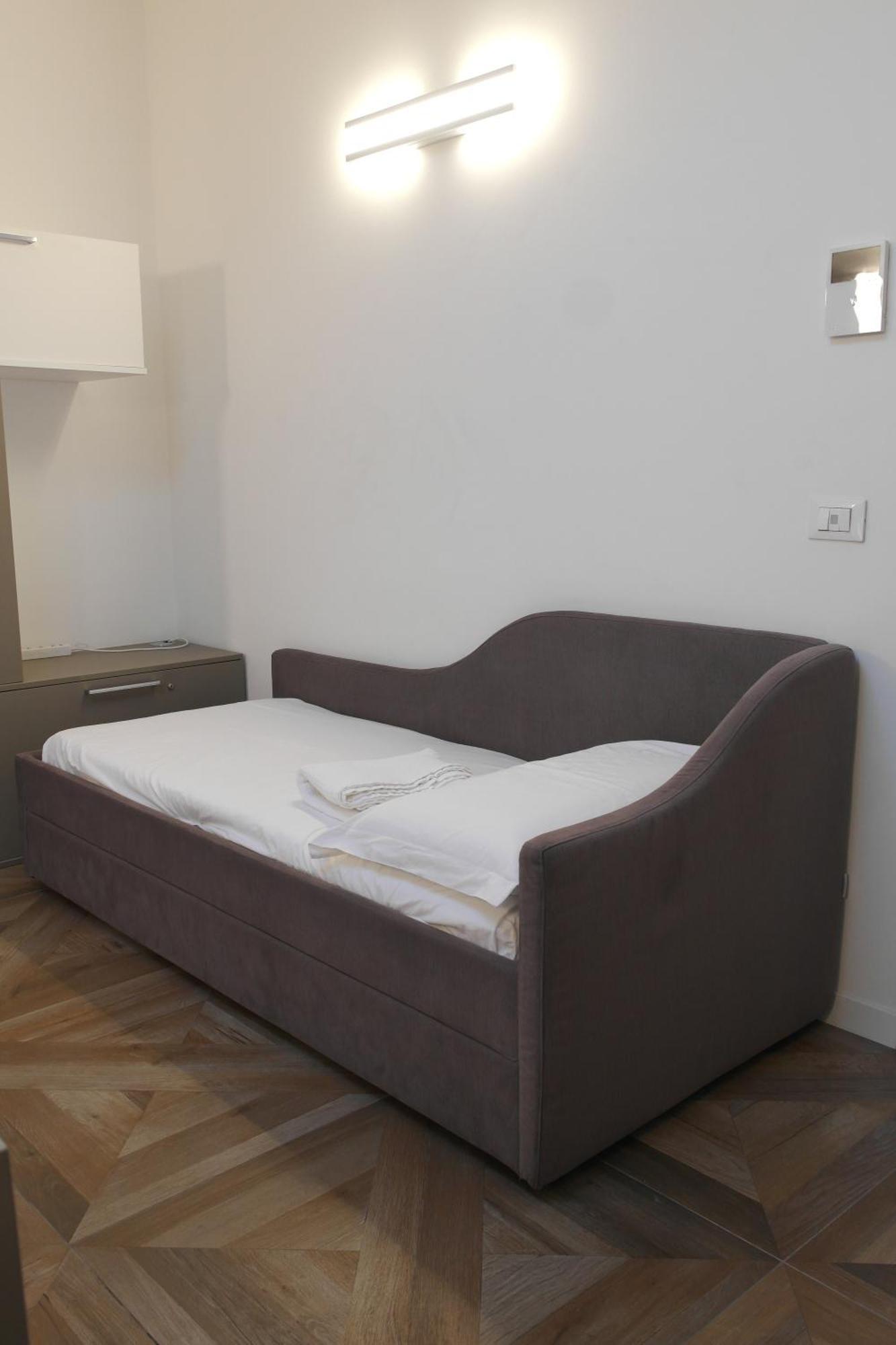 Luminoso Bilocale Zona Tibaldi Bocconi Apartamento Milão Exterior foto