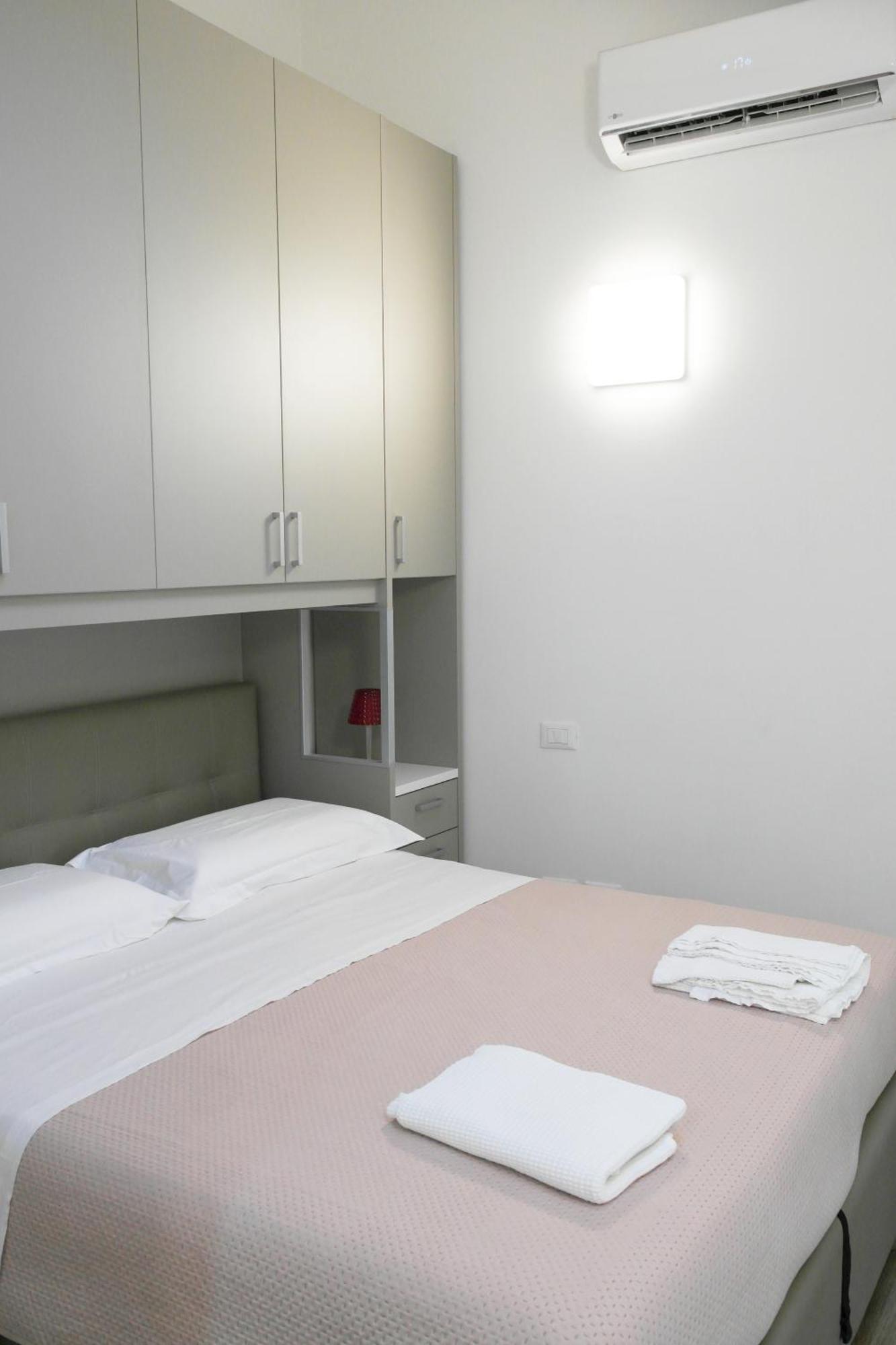 Luminoso Bilocale Zona Tibaldi Bocconi Apartamento Milão Exterior foto